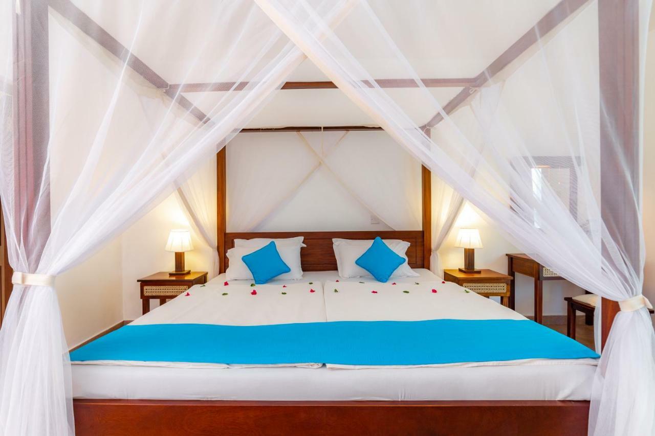 Diani Sea Lodge Diani Beach Exterior photo